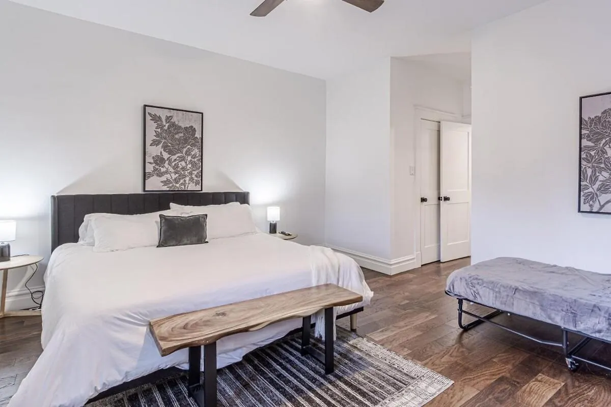 Ann Avenue Charming 3 Bedroom Retreat Near Downtown St Louis Saint Louis 0*,  United States
